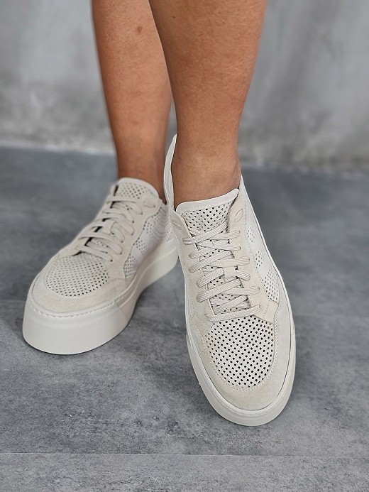 Кеды L'Estrosa с перфорацией бежевые