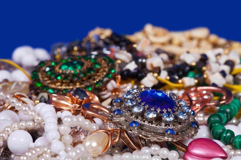 jewellery-background.jpg