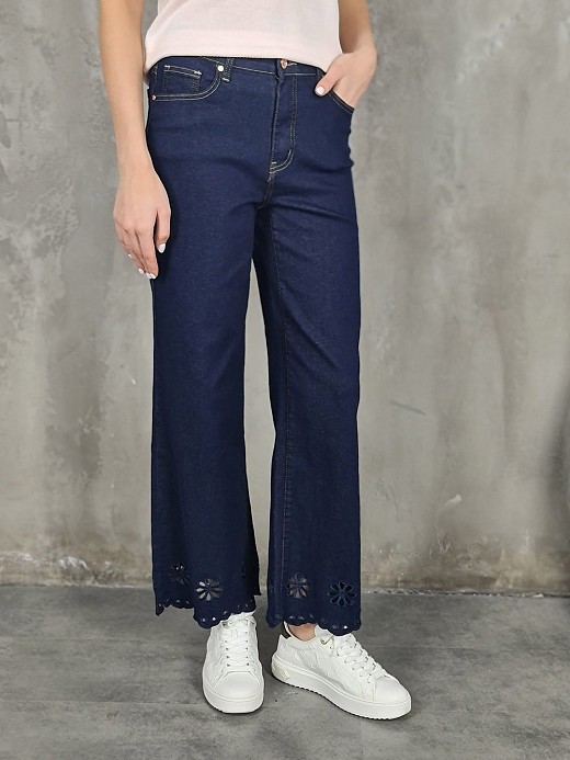 Джинсы Shaken с вырезанными цветами внизу темно-синие